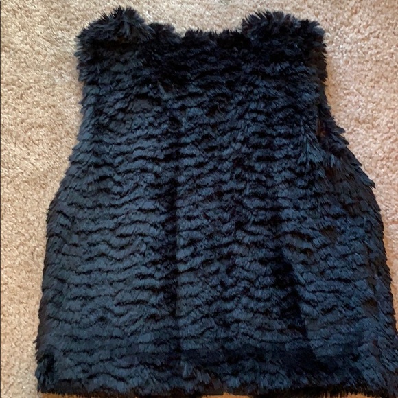 Fur vest - Picture 3 of 6